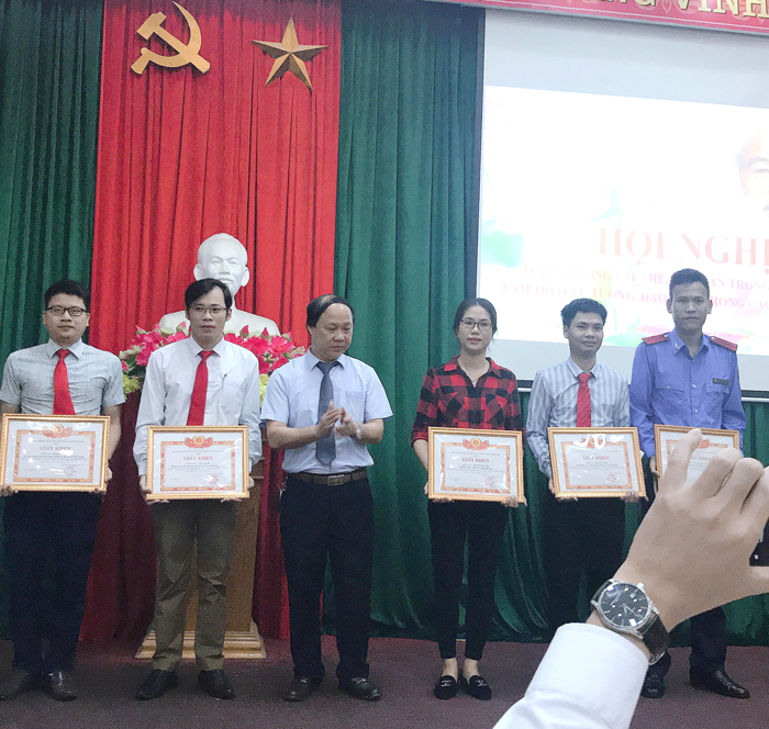 Tuyên dương học tập làm theo tâm gương đạo đức phong cách Hồ Chí Minh