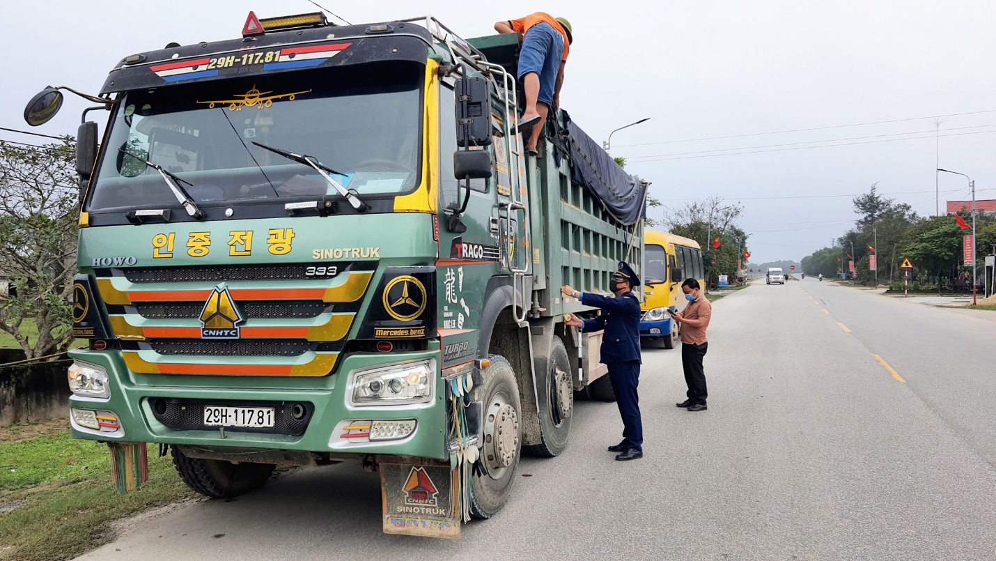Thanh tra Sở GTVT Hà Tĩnh tăng cường công tác kiểm soát tải trọng xe góp     phần bảo vệ kết cầu hạ tầng hành lang an toàn giao thông đường bộ trong quý 1/2022