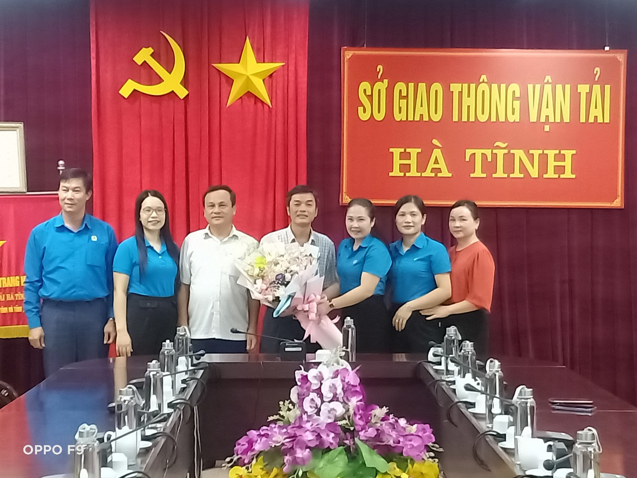Đón nhận tình cảm tổ chức Công đoàn nhân kỷ niệm 77 năm Ngày truyền thống Ngành Giao thông vận tải Việt Nam