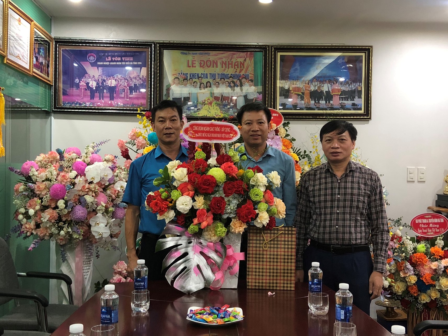 CĐN Giao thông - Xây dựng: Chúc mừng doanh nghiệp nhân ngày Doanh nhân Việt Nam