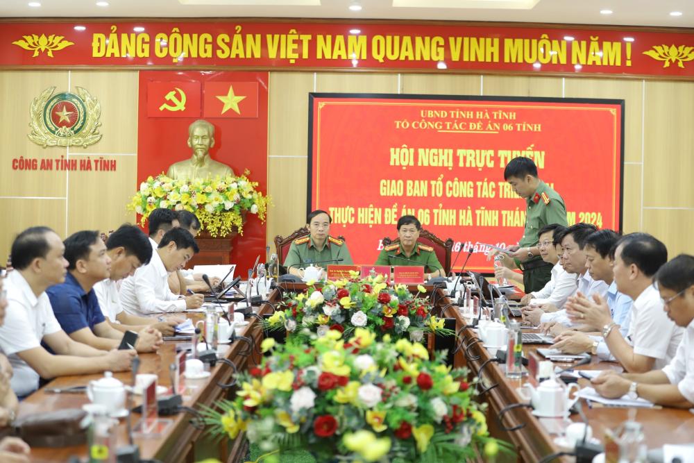 Đẩy mạnh triển khai chuyển đổi số và dịch vụ công trực tuyến trên địa bàn tỉnh Hà Tĩnh